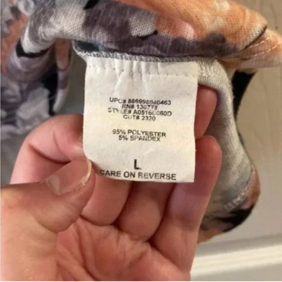 About A Girl Floral Top Juniors Size Large - Picture 4 of 5